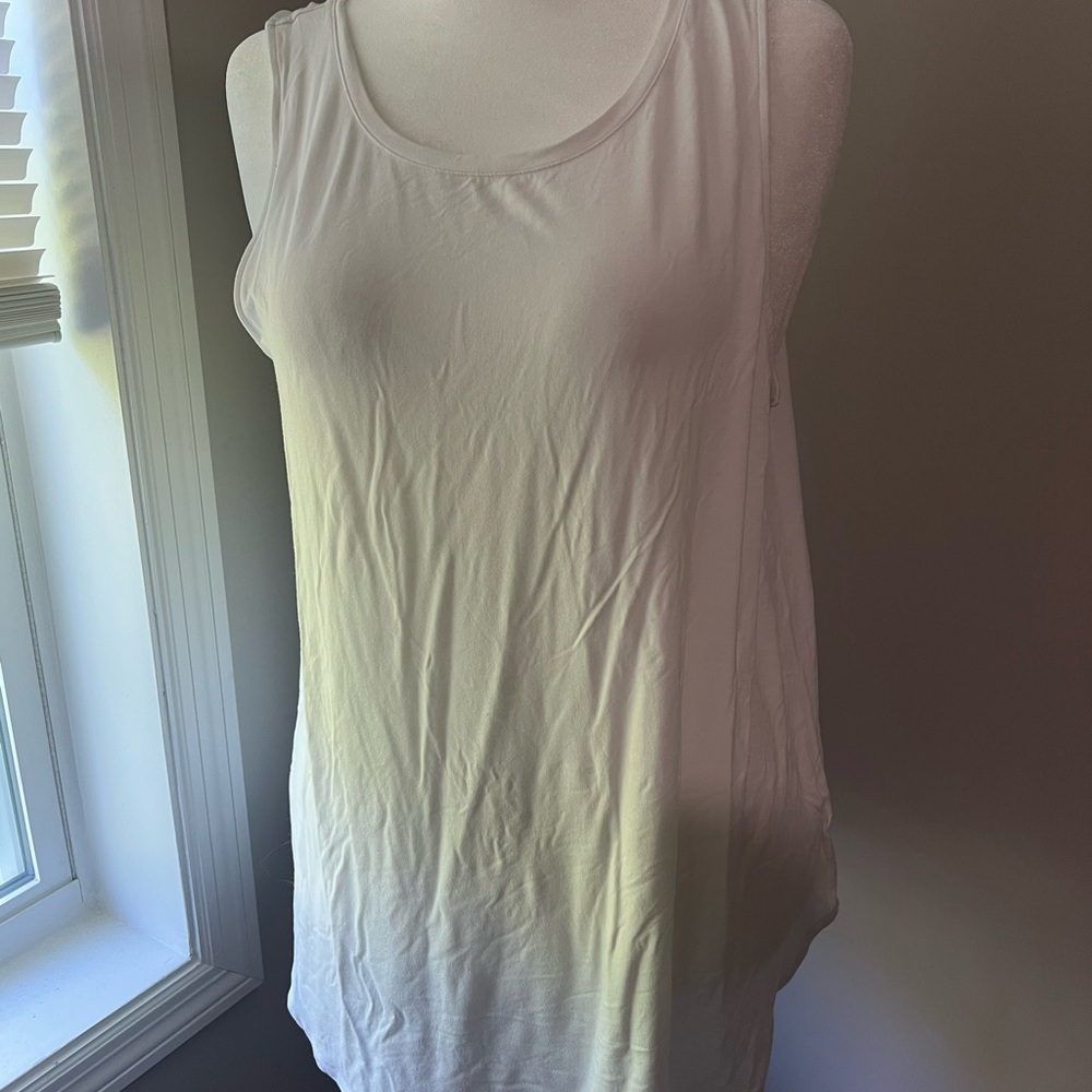 Old Navy Cream Sleeveless Relaxed Tank Top
